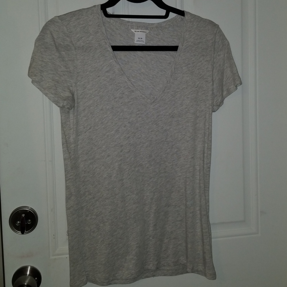 Club Monaco grey v neck tshirt